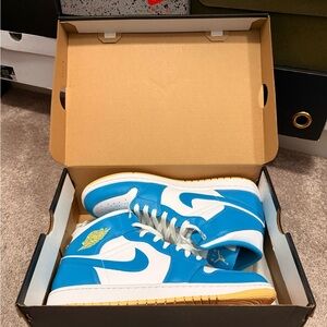 Jordan 1 Mid in Aquatone and Celestial Gold